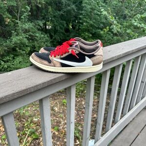 Travis scott x nike jordan 1 low mocha men's size 9